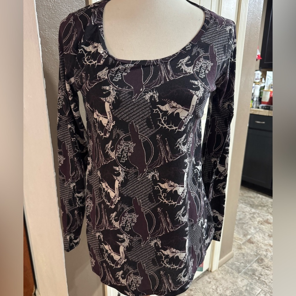 LuLaRoe lynnae Black purple and Gray Graphic Long Sleeve Top malificent (Disney)